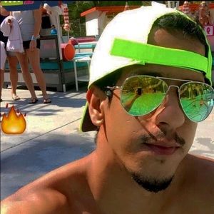 Meet your Posher, Fadi